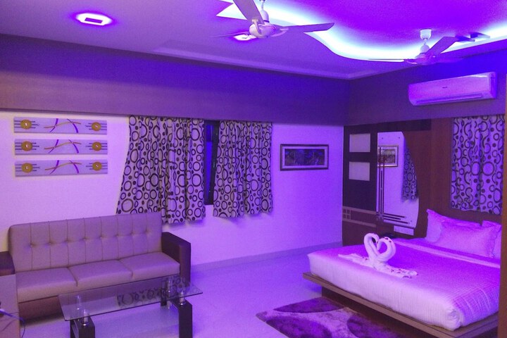 Room 6 of 17