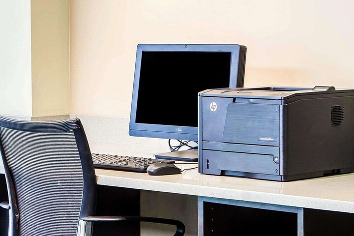 Business Center 44 of 47