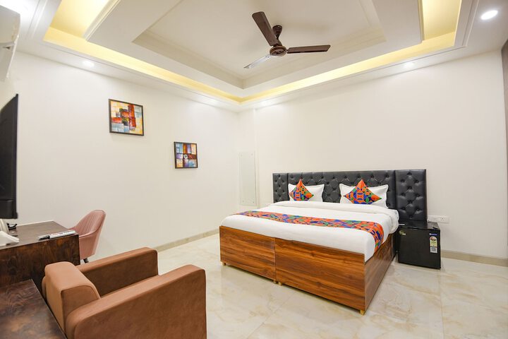 Room 15 of 28