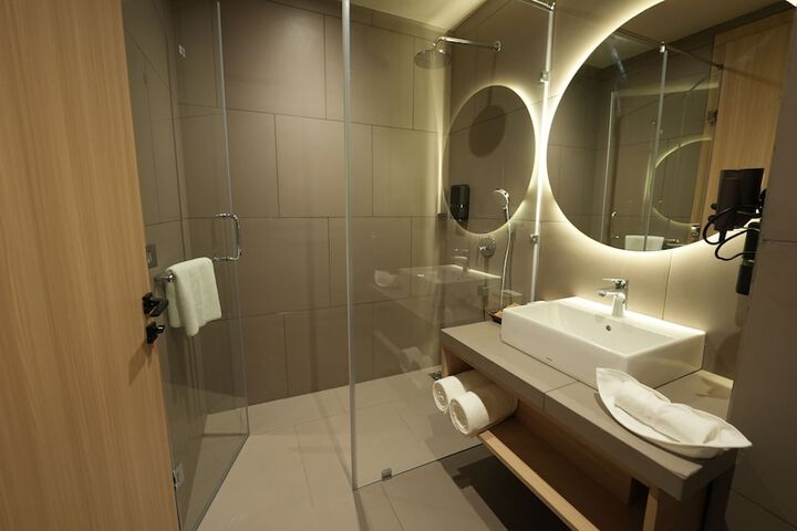 Room 30 of 50