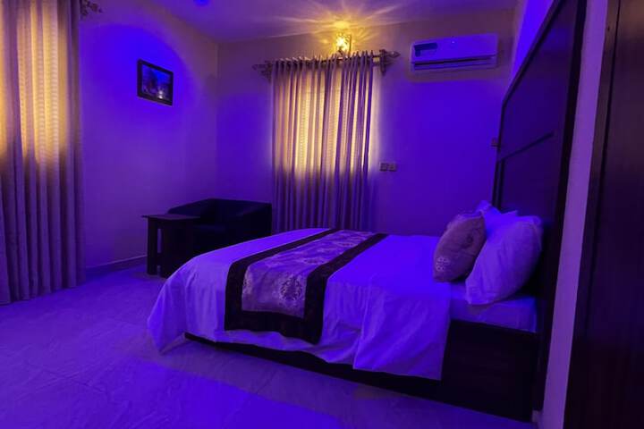 Room 11 of 20