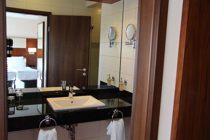 Room 35 of 59