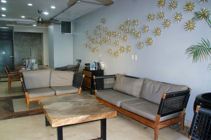 Entrance & Lobby