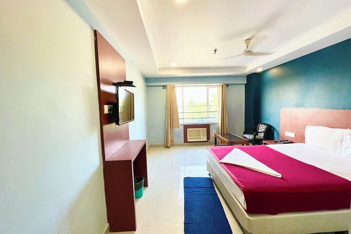 Room 28 of 76