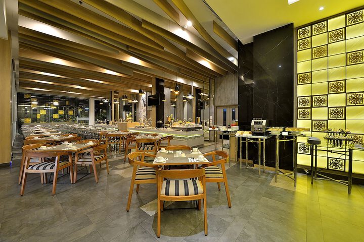 Dining 64 of 92