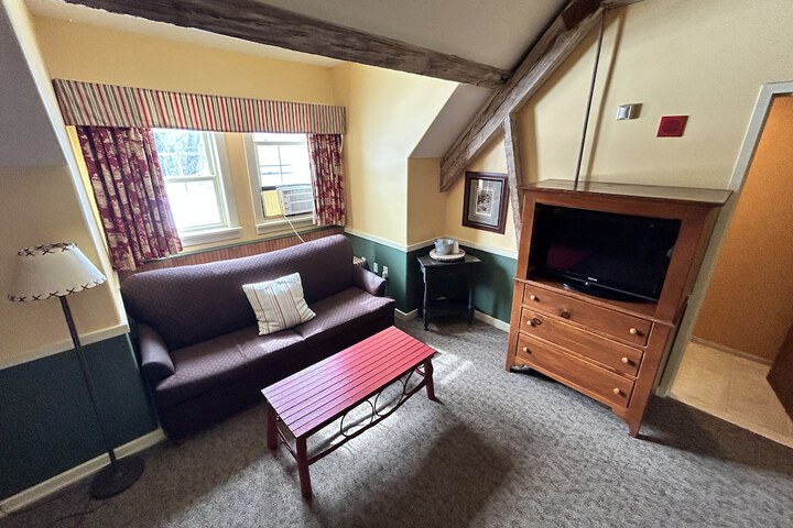Room 79 of 259