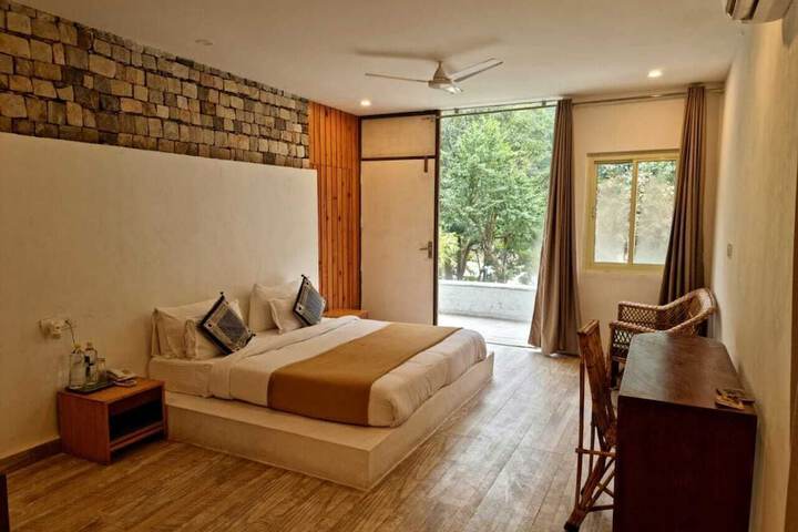 Room 4 of 11