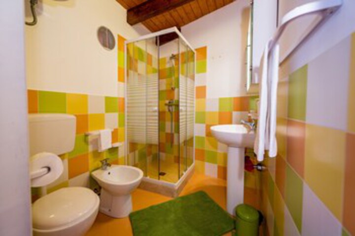 Room 6 of 35