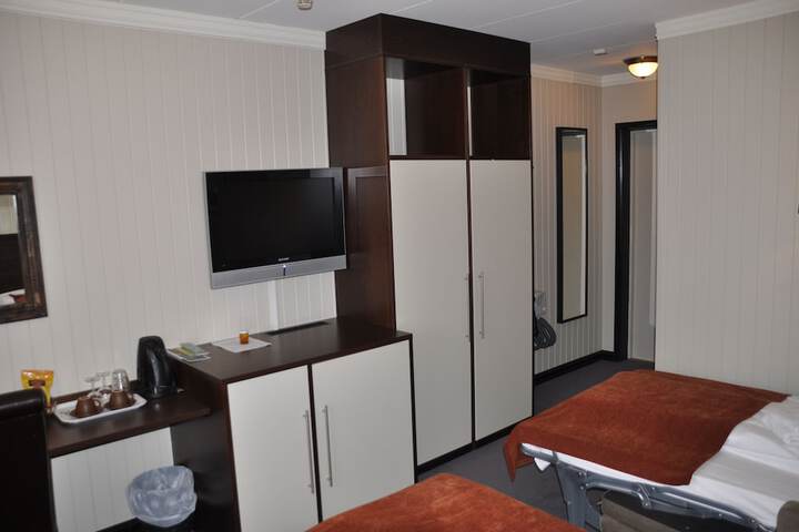 Room 21 of 100