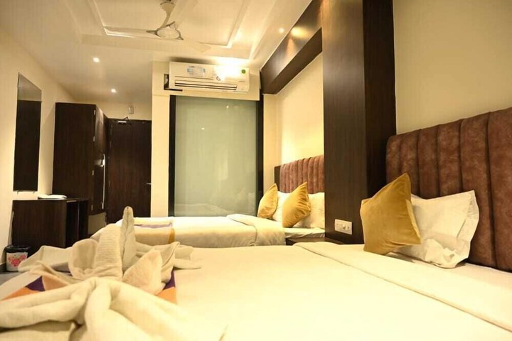 Room 13 of 23
