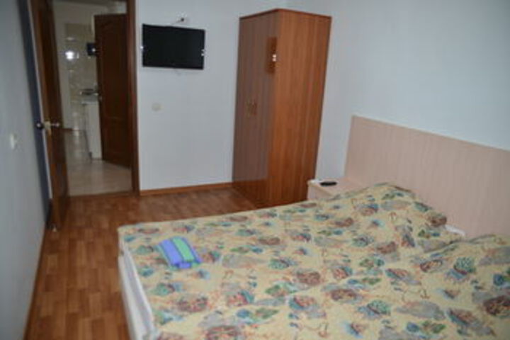Room 13 of 21