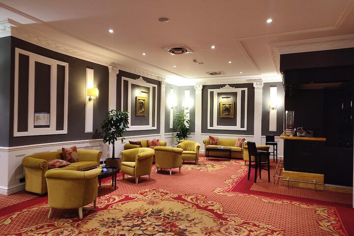 Lounge 137 of 175