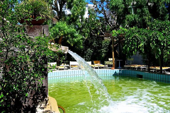 Pool 19 of 29
