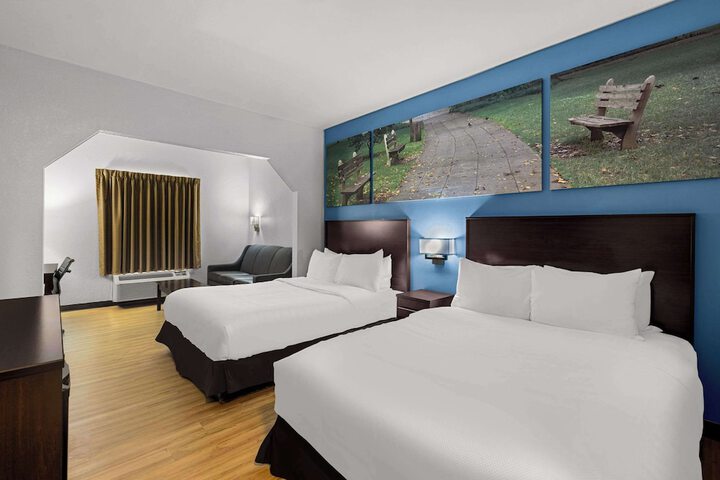 1 King Bed Suite (8 of 14)