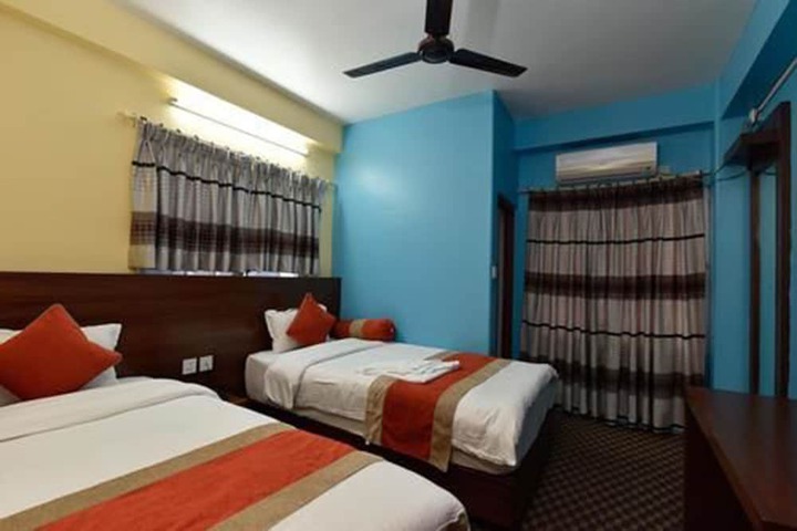 Room 9 of 15