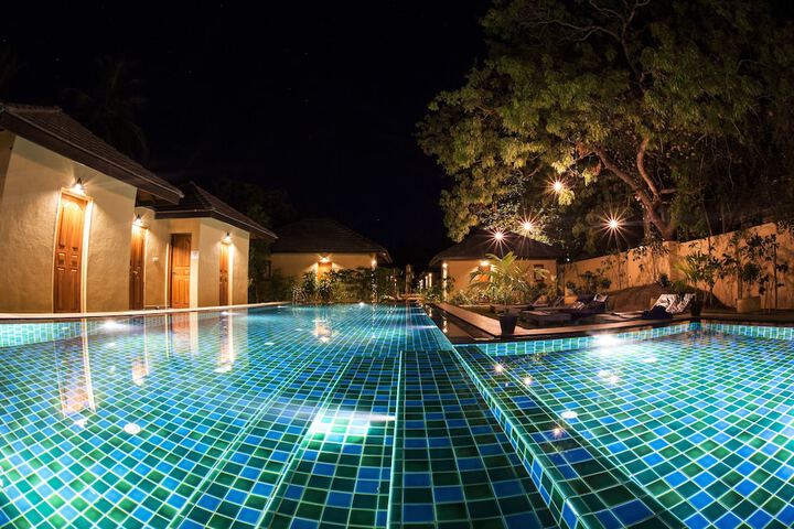 Pool 25 of 47