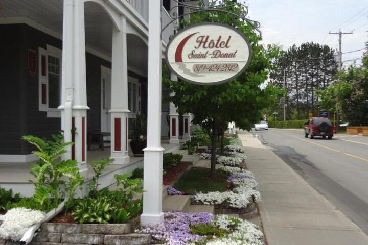 Exterior of Hotel Saint-Donat