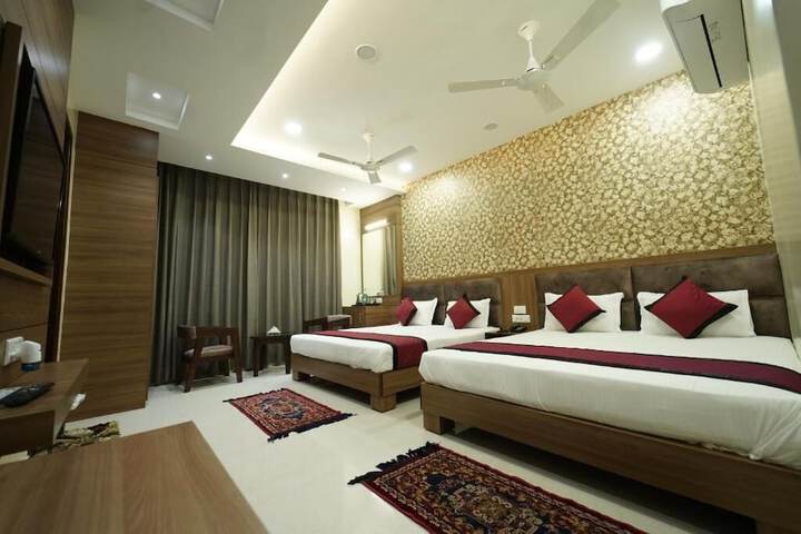 Room 5 of 36