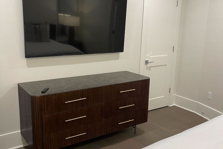 Room 57 of 371