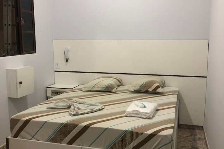 Room 5 of 28