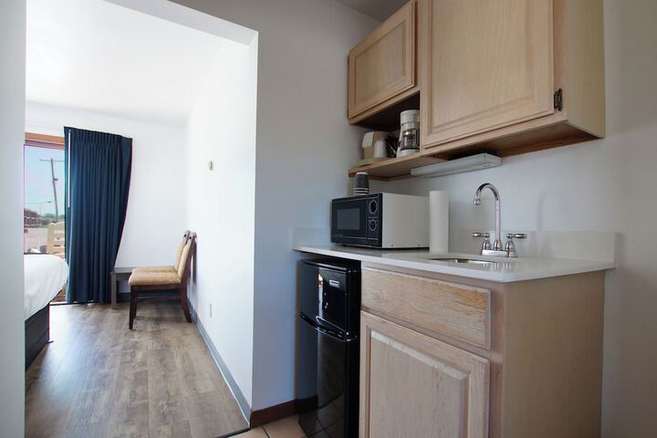 2 Bedrooms Traditional Suite King and Queen Bed Pool View Balcony (16 of 46)