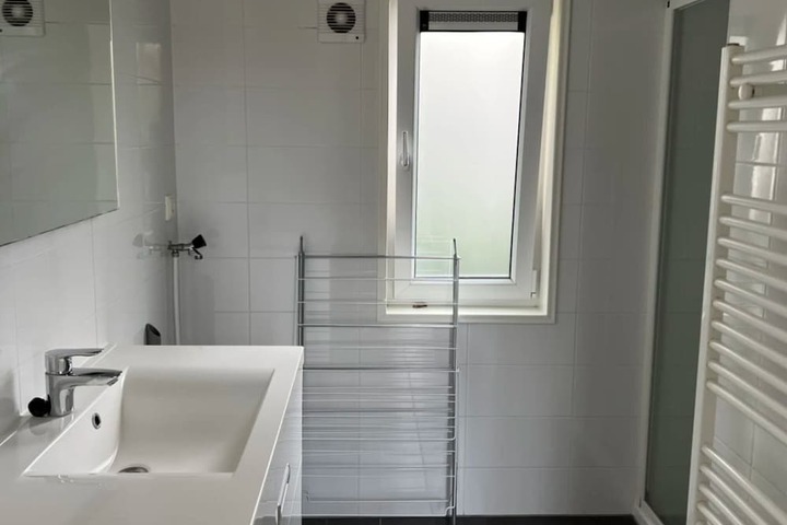 Room 6 of 37