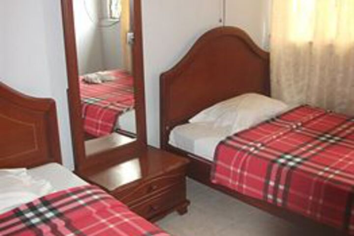 Room 11 of 25