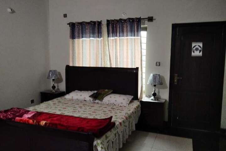 Room 8 of 25