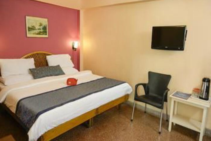 Room 6 of 15