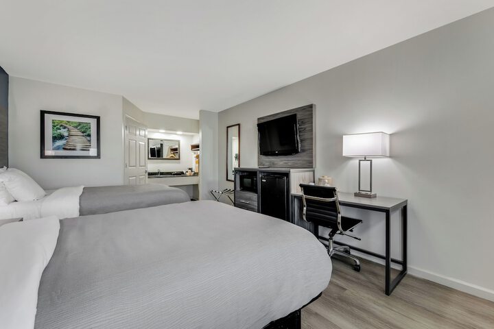2 Double Beds (5 of 11)