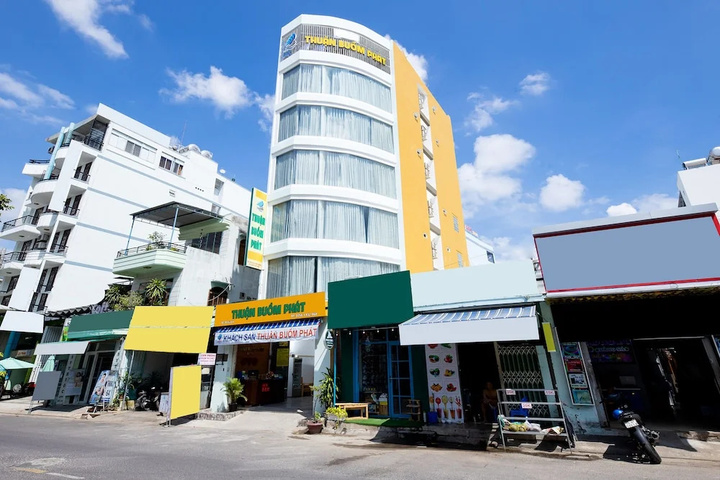 OYO 349 Thuan Buom Phat Hotel
