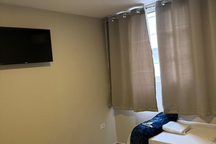 Room 21 of 37