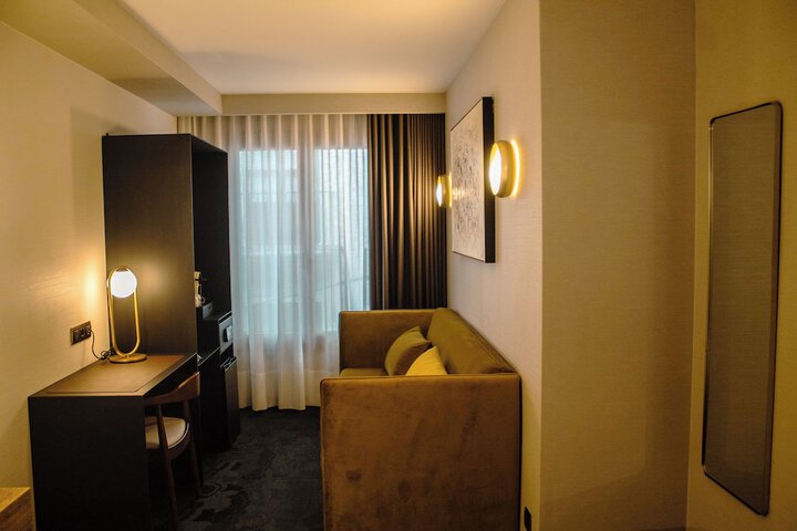 Room 15 of 43