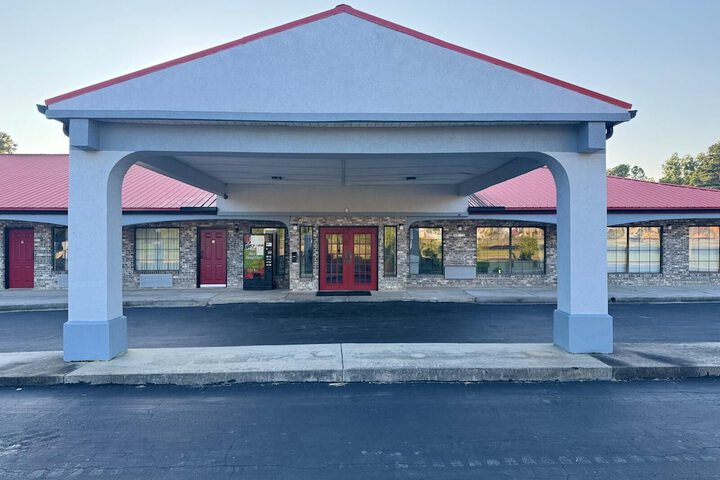 Budget Inn by Belvilla St. George I-95 in St. George, SC