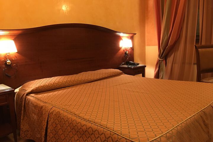 Room 6 of 43
