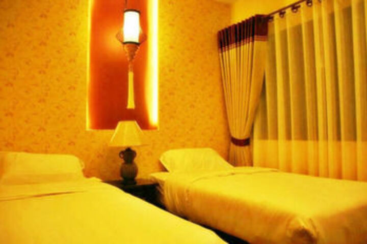 Room 11 of 24