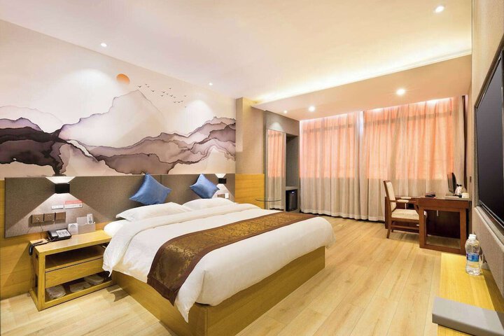 Room 7 of 17