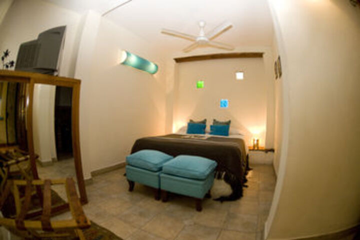 Room 12 of 34