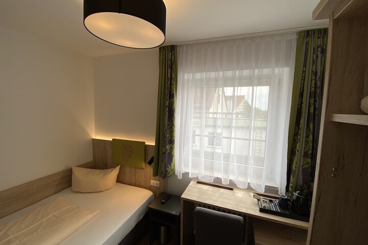Room 17 of 61
