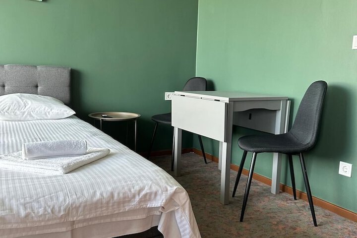 Room 48 of 84
