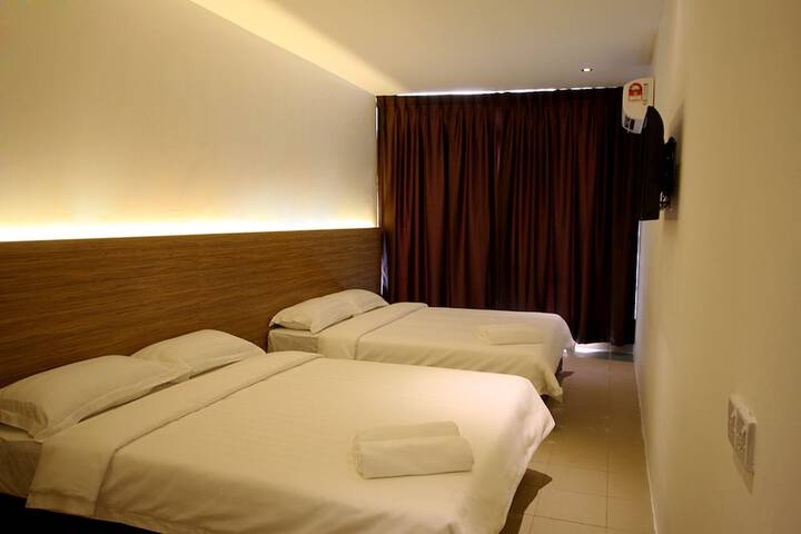 Room 10 of 38