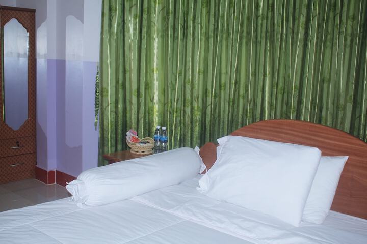 Room 6 of 36