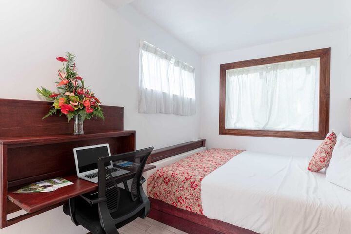 Room 4 of 48