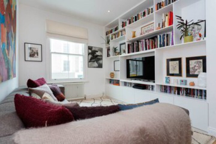 Room 9 of 14