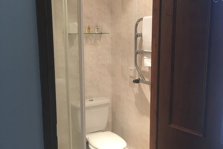 Room 17 of 25