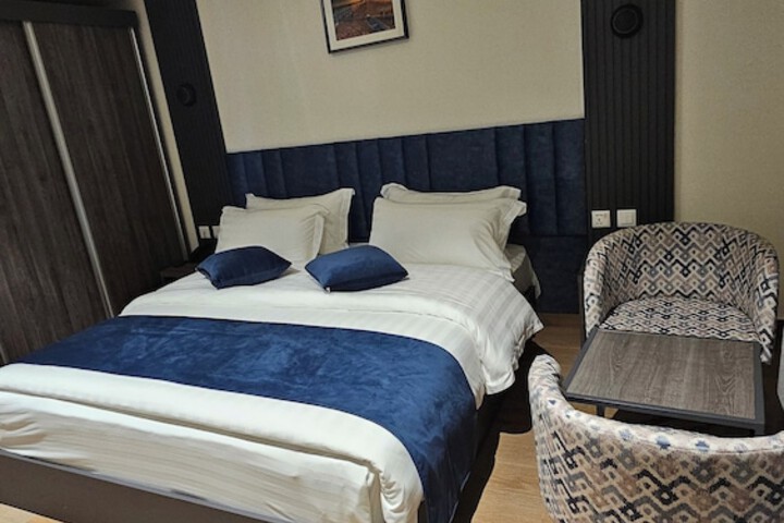 Room 21 of 51