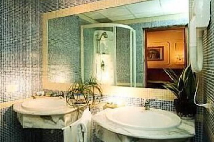Room 44 of 50