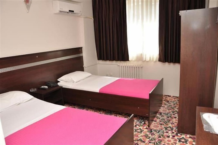 Room 17 of 30