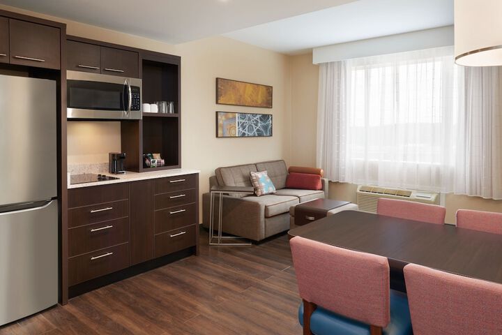 Room 14 of 33