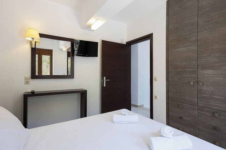 Room 8 of 58